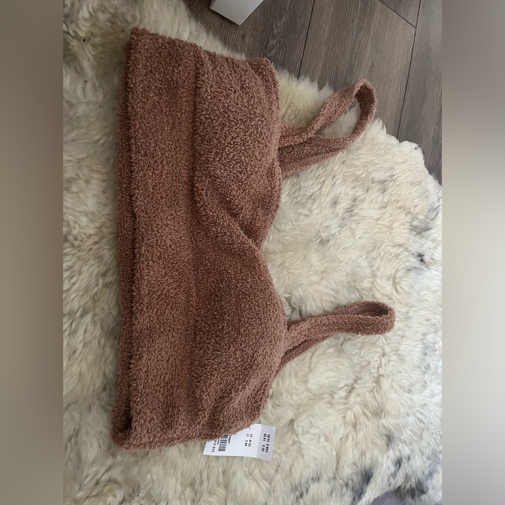 NWT GILLY HICKS fluffy BRALETTE